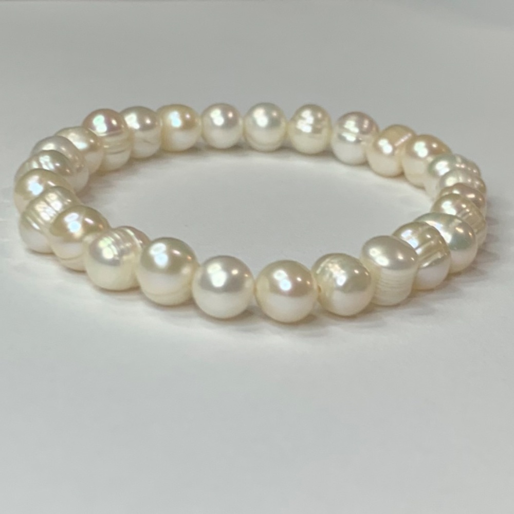 White Freshwater Pearl Stretch Bracelet